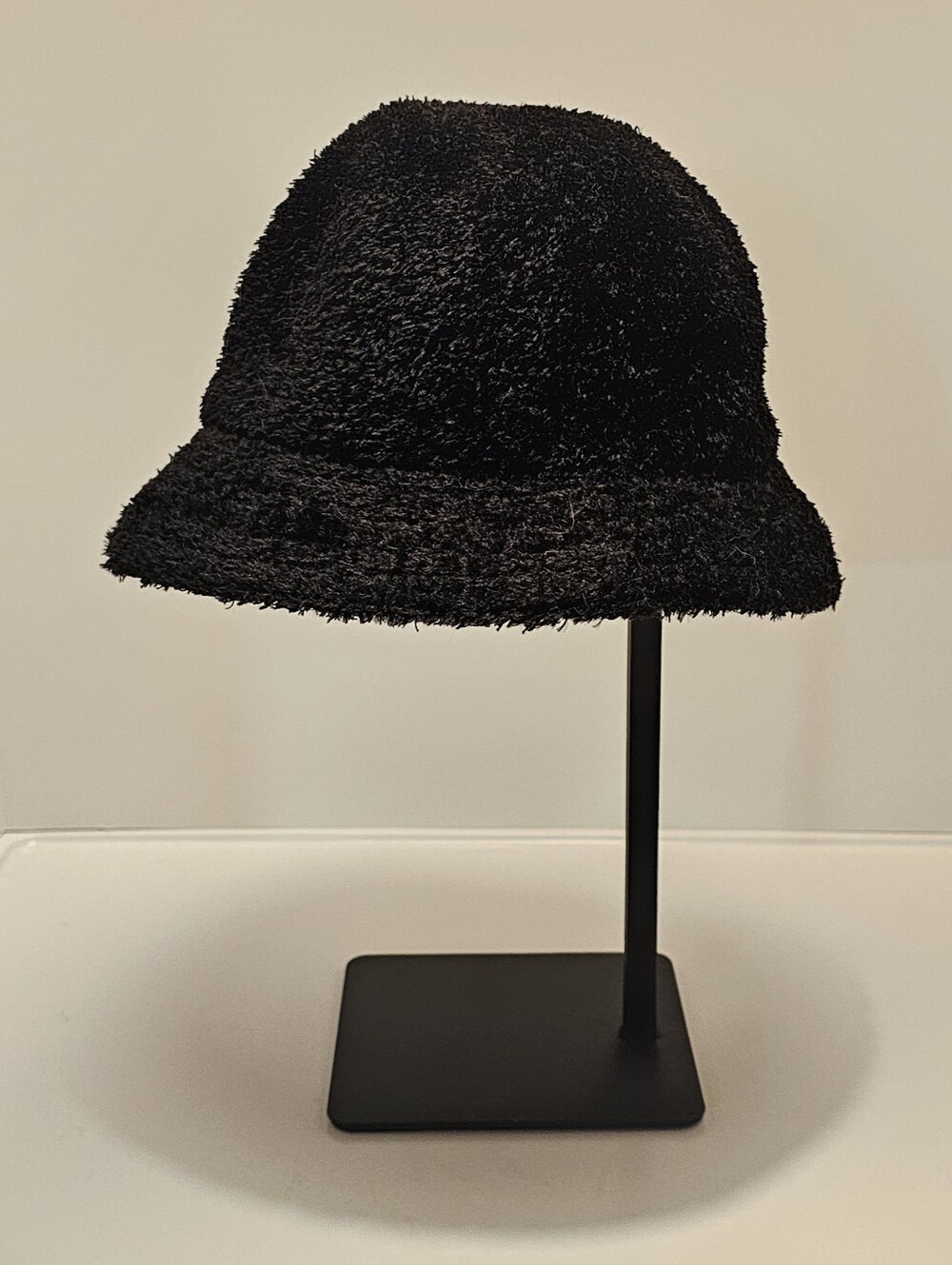 Jaclyn Smith Kangol Style Fuzzy Hat